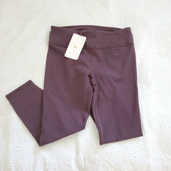 Fabletics Pants - NWT Fabletics Powerhold Capri Leggings
